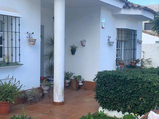 Xalet a Núcleo urbano. Chalet en venta en chiclana