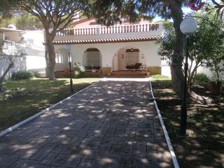 Chalet en La Barrosa. Chalet en venta en chiclana  la barrosa
