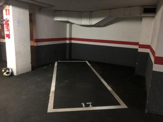 Alquiler Parking coche en Carrer de déu i mata 70. Plaza de parking