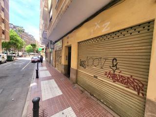 Local Comercial en Bartolome reus 48. Se vende local de 140 m2 en zona casalduch  carmelitas. local di