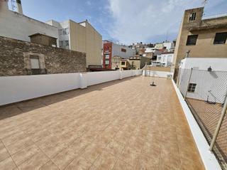 Casa en Calle de leoncio serrano 19. Se vende casa en casco antiguo de oropesa, detrs del ayuntamien