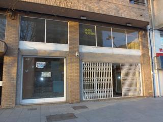 Miete Geschäftsraum in Paseo morella 54. Se alquila local comercial con mucha fachada, muy cerca de el co