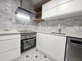 Casa a Calle pintor montoliu 48. Se vende casa a estrenar en zona tranquila de castellón, junto a