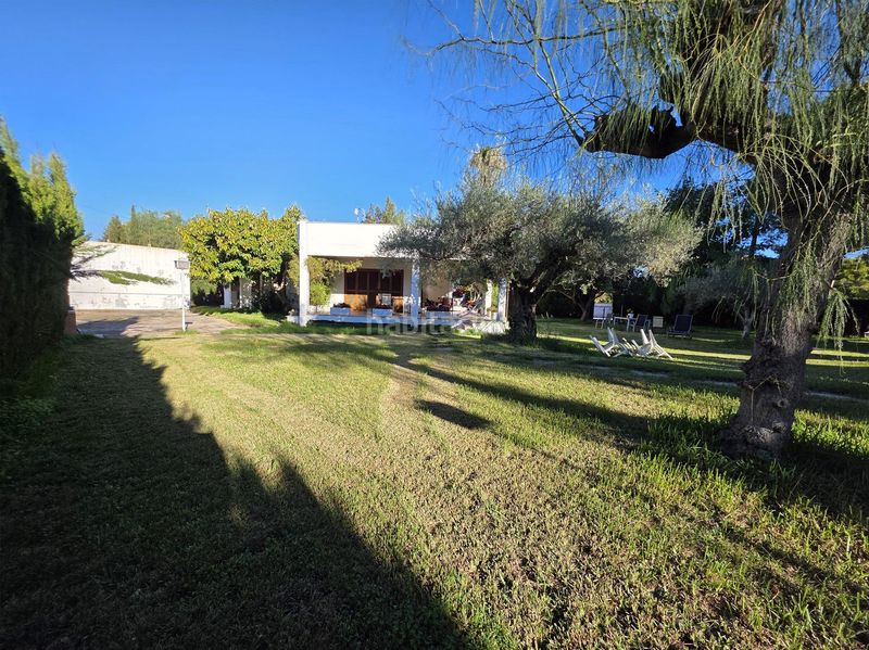 Foto 29bec20e-415d-461f-934f-f9ee35816cb3. Chalet en calle mistral de 47 se vende villa próxima al término municipal de benicàssim, muy cerca de la playa. la casa está sobre una parcela de 1.889 m2, de l en Castellón de la Plana