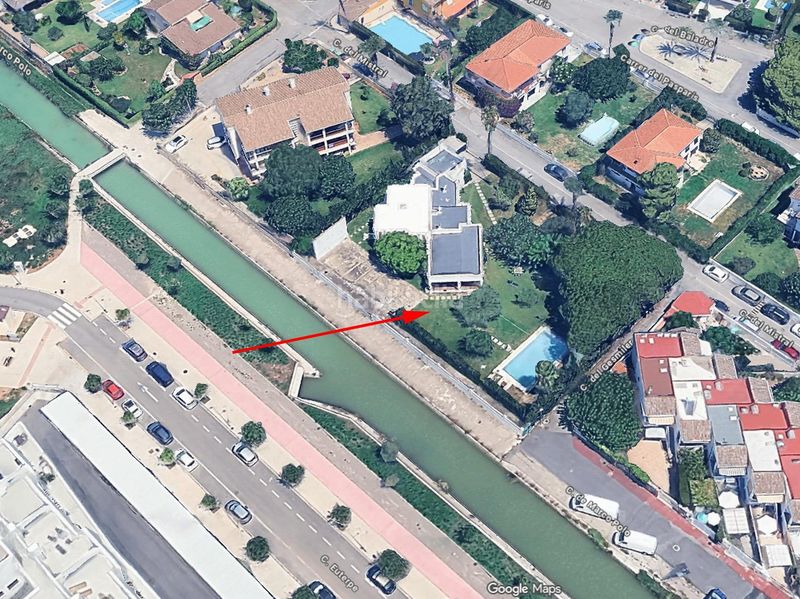 Foto 80e8bc7a-87a0-4da5-a8f5-d9a1dadd1684. Chalet en calle mistral de 47 se vende villa próxima al término municipal de benicàssim, muy cerca de la playa. la casa está sobre una parcela de 1.889 m2, de l en Castellón de la Plana