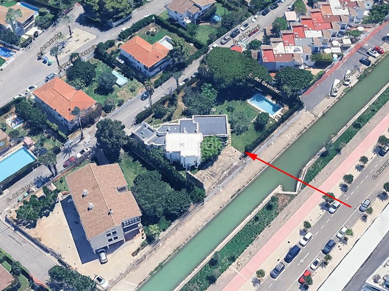 Foto e772b2d6-20ce-4e44-864a-41c99f4230ef. Chalet en calle mistral de 47 se vende villa próxima al término municipal de benicàssim, muy cerca de la playa. la casa está sobre una parcela de 1.889 m2, de l en Castellón de la Plana