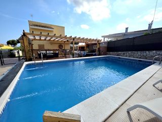Chalet  Calle de las llimeres. Se vende villa independiente en urbanización las palmas de benic