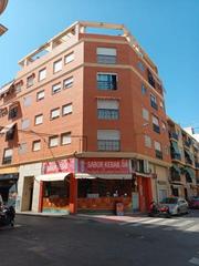 Appartement à Calle doctor nieto 43. Estupendo piso con plaza de garaje, junto a mercado carolinas (a