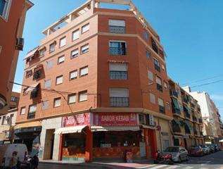 Pis a Calle doctor nieto 43. Estupendo piso con plaza de garaje, junto a mercado carolinas (a
