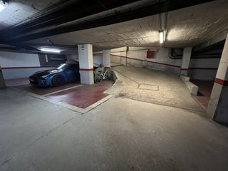 Miete Autoparkplatz in Del camí de can comelles 9. Parking en alquiler