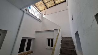 Affitto Casa in Ollerías - San Cayetano. Bonita casa vacia de dos plantas zona san cayetano.