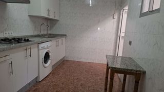 Miete Haus in Ollerías - San Cayetano. Casa vacía, sin muebles en zona san cayetano.