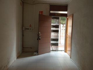 Lloguer Local Comercial a Puerto. Alquiler local centrico 80 mts en benicarlo