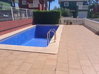 Rent Chalet in Las Atalayas-Urmi-Cerro Mar. Anual chalet independiente 3 hab en peñiscola