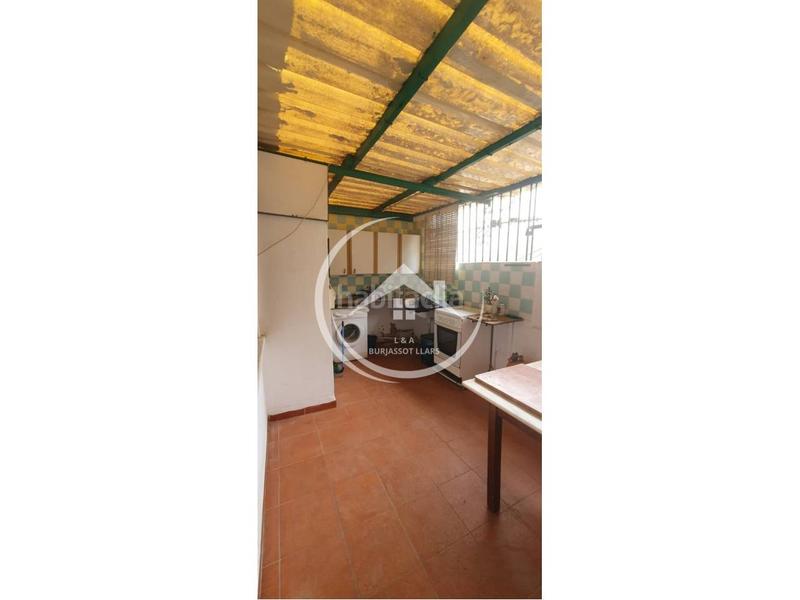 Foto b0569369-bfe7-460d-91ff-5c6a9c56b3f2. Pis a Plaza Xúquer Paiporta