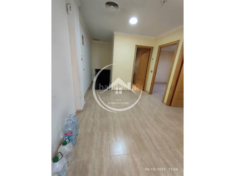 Foto c340a885-7da3-440d-887c-d12128c41d8e. Miete büro in L´Eixereta Burjassot