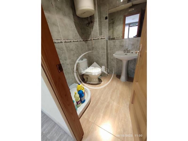 Foto 566edacf-1eec-497d-b7fe-eb36e8bde994. Rent office space in L´Eixereta Burjassot