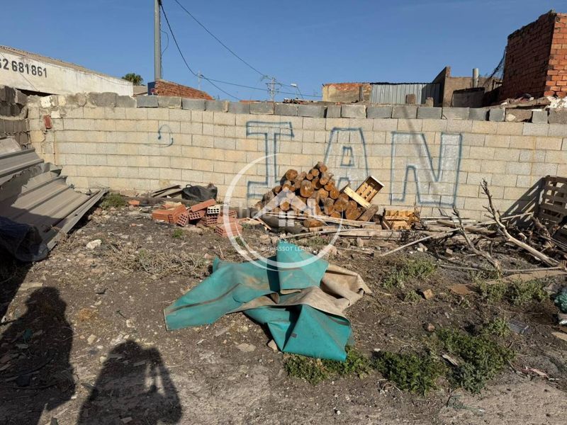 Foto 1defe6c8-c6f4-45a1-a173-d019db87998b. Terreny residencial a Avenida de Abril-9 de Octubre Sagunt