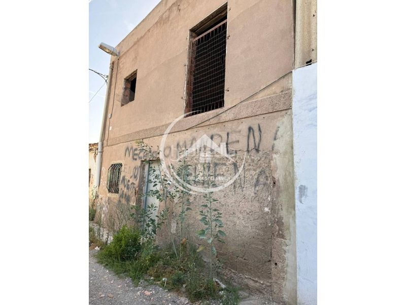 Foto ea1d7278-1dab-451d-b1cf-49bd718c43b3. Terreny residencial a Avenida de Abril-9 de Octubre Sagunt