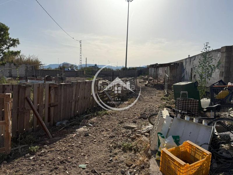 Foto f977f4df-d4df-45f4-984f-0a389b068764. Terreny residencial a Avenida de Abril-9 de Octubre Sagunt
