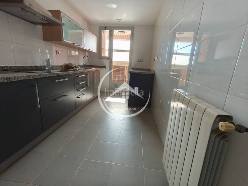 Foto b1c25c8a-4218-44c4-8241-51479dcfa0b0. Pis amb calefacció aparcament a L´Eixereta Burjassot