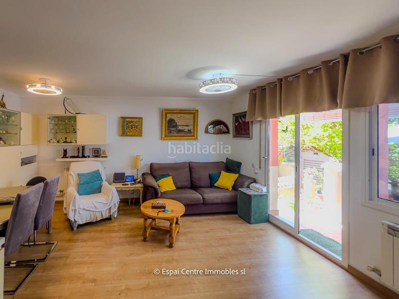 Foto 200fc24f-a5a5-426b-a976-d25d4ecd7294. Casa aparellada amb calefacció aparcament piscina a Roda de Barà