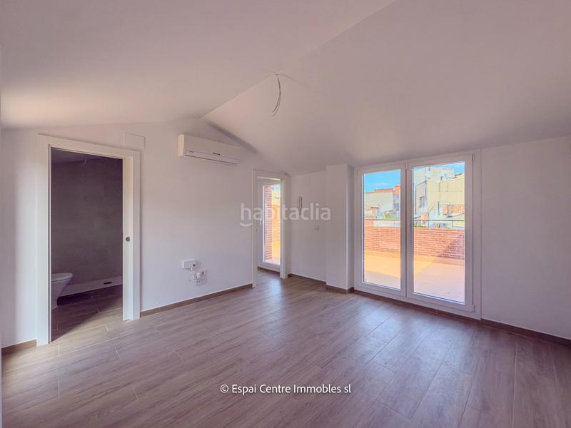 Foto 643f8785-da6d-40b3-bd41-02bce03b1138. Casa adosada chalet adosado con acabados premium y tecnología domótica en Terrassa