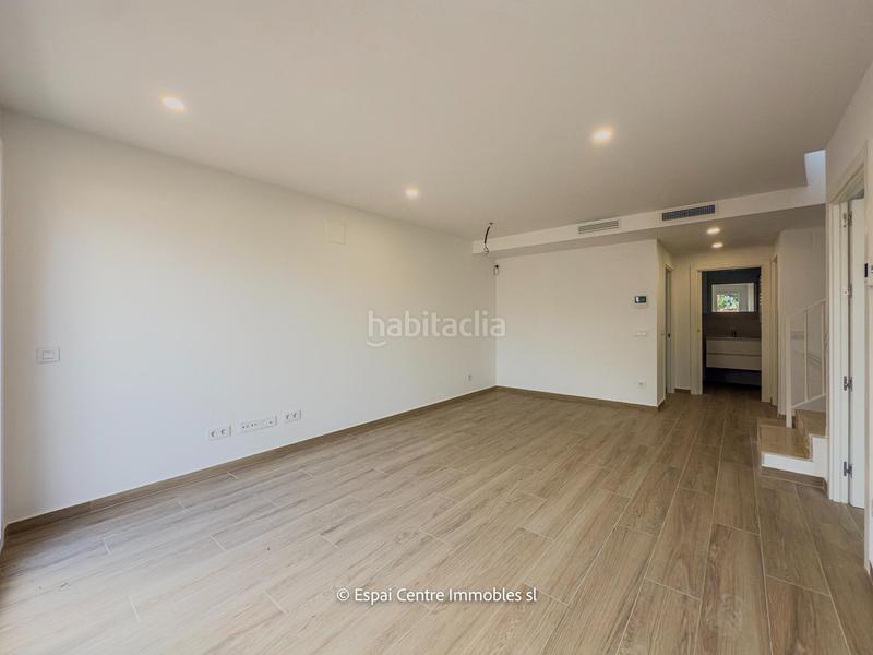 Foto 793e6954-faea-4507-9508-93231921181e. Casa adosada chalet adosado con acabados premium y tecnología domótica en Terrassa