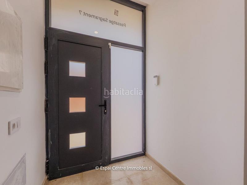 Foto aad70302-de17-4322-a110-0bc67472b84d. Casa adosada chalet adosado con acabados premium y tecnología domótica en Terrassa
