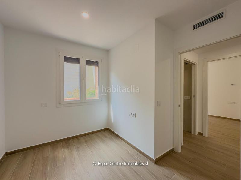 Foto d173fab2-5bcb-4ba7-8f89-05092c9ce6ad. Casa adosada chalet adosado con acabados premium y tecnología domótica en Terrassa