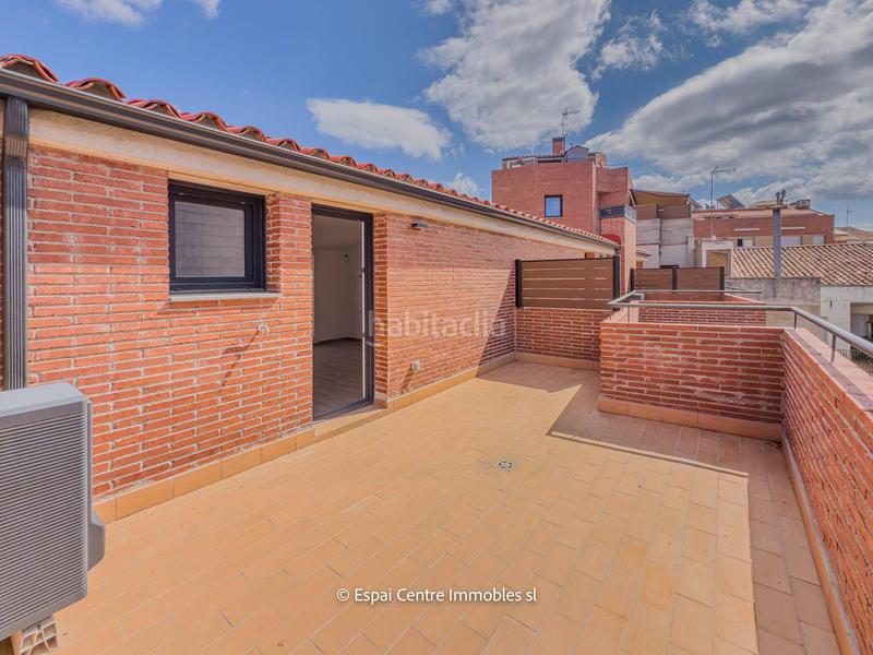Foto e0a83fed-e6d6-4304-9d6d-3b45545c499a. Casa adosada chalet adosado con acabados premium y tecnología domótica en Terrassa