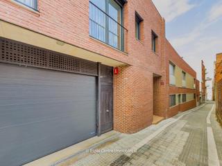 Maison jumele  Pasaje sagrament, del. Chalet adosado con acabados premium y tecnologa domtica en ter