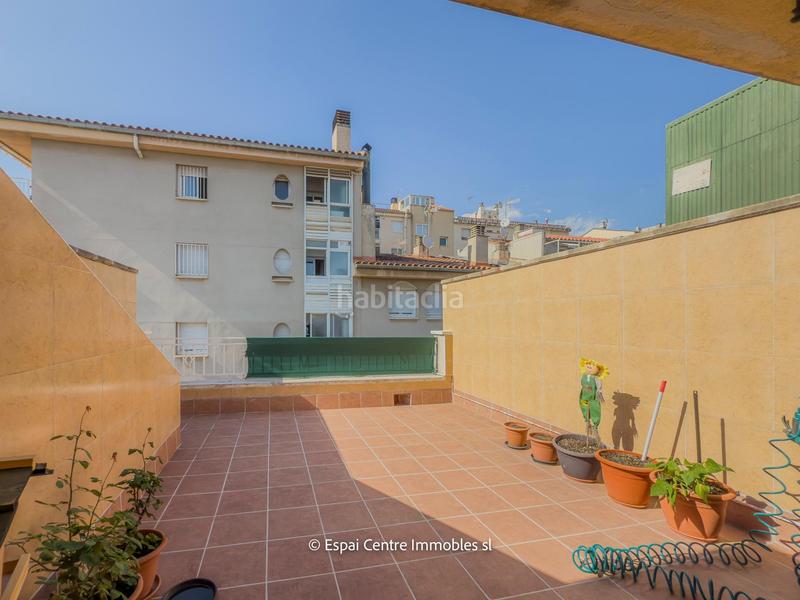 Foto 1762a03c-eee1-458d-b33c-ecd66b6d24aa. Casa adosada en exclusiva vive en la mejor zona de Sant Pere Nord casa con garaje, terrazas y estudio en Terrassa