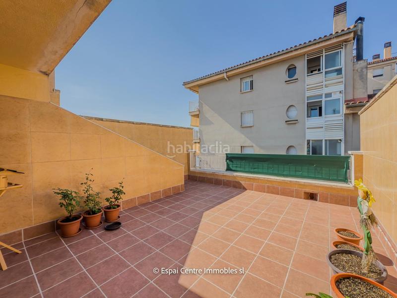 Foto b10f8a38-66d4-4630-ac51-5621524cd584. Casa adosada en exclusiva vive en la mejor zona de Sant Pere Nord casa con garaje, terrazas y estudio en Terrassa