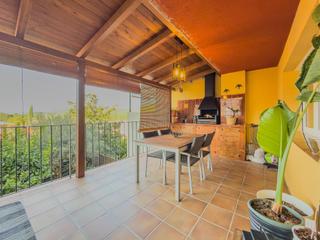 Casa  Calle del rosari. Tu nuevo hogar en viladecavalls casa moderna, amplia y con mxim