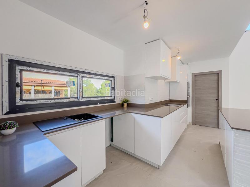 Foto 0e73a6a8-d40d-455a-bc56-e5a12be36bb8. Casa amb aparcament piscina a Canyelles