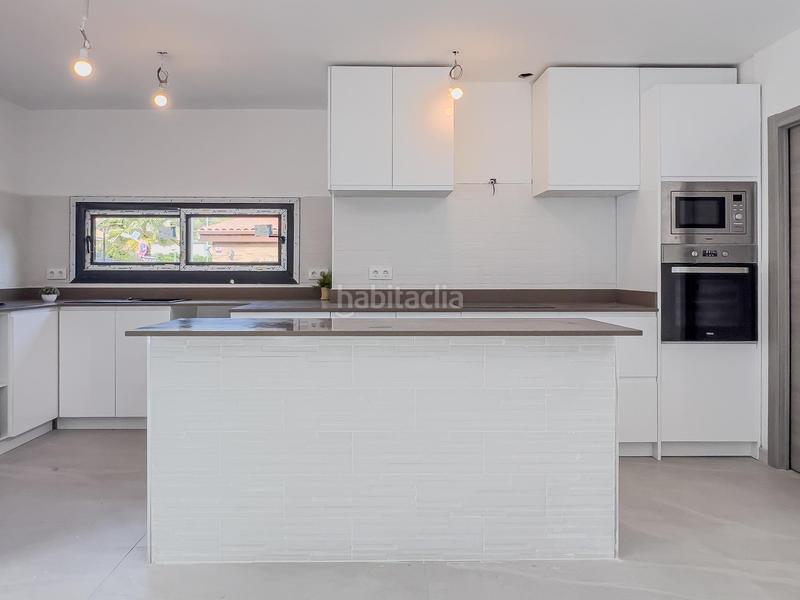 Foto 19320c79-6f93-4811-8689-bf423e4dd4e3. Casa amb aparcament piscina a Canyelles