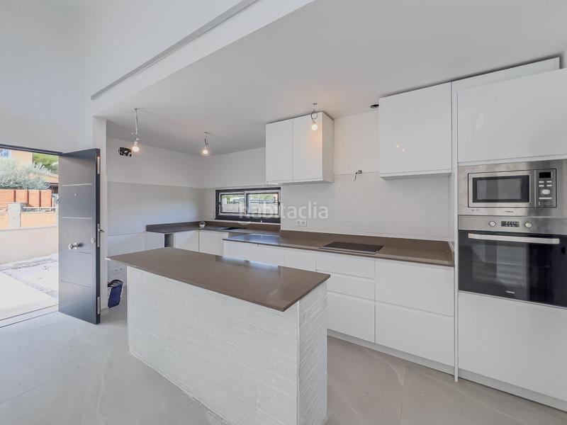 Foto bd88e9dc-2183-470e-ae4f-5ded06d01f37. Casa amb aparcament piscina a Canyelles