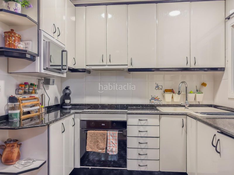Foto f61ea0af-4552-46c2-9e6e-d67055ac2738. Pis amb calefacció aparcament a Ca n'Anglada Terrassa