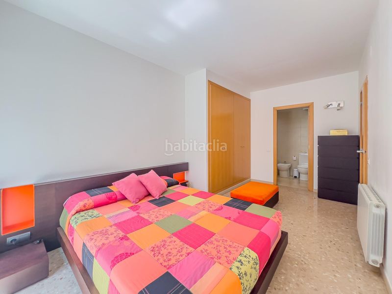 Foto 96384727-468b-44a8-a7b9-c2510505fc02. Planta baixa amb calefacció aparcament piscina a Viladecans