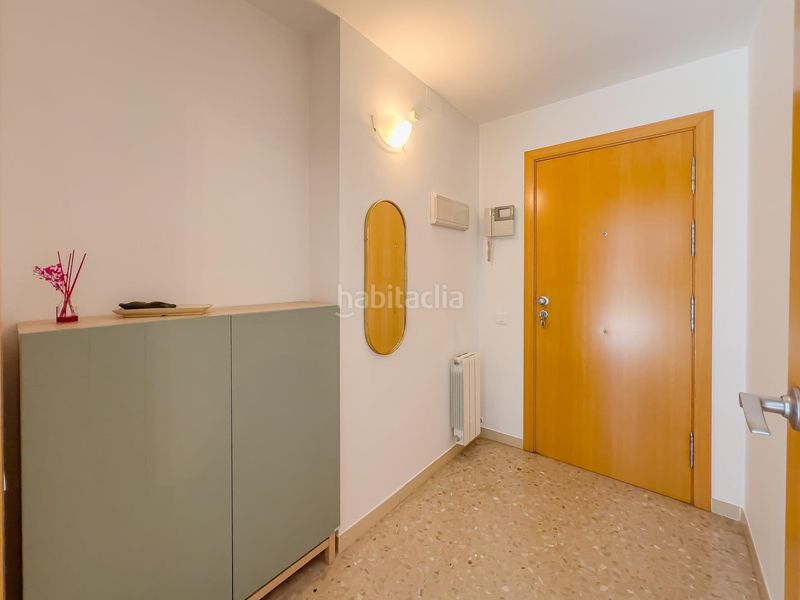 Foto e7b13e2f-f3a5-4d2a-991d-afe2e17f0b8c. Planta baixa amb calefacció aparcament piscina a Viladecans