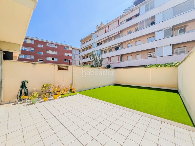 Foto eae8867c-a041-4286-a79a-1a7e23085917. Planta baixa amb calefacció aparcament piscina a Viladecans