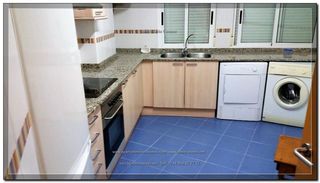 Piso en Calle gaido 33. Piso de tres habitaciones y dos baños , muy soleado y con vistas