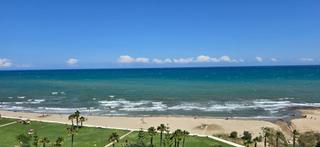 Appartement à Amplaries 41. Atico frente al mar con 3 dormitorios