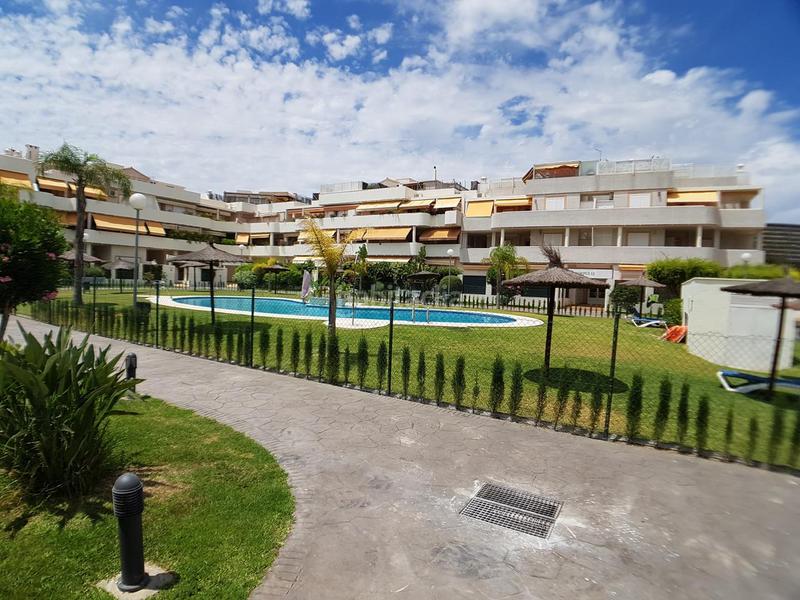 Foto a4df90d5-3e0e-42b9-8e92-eeef2d29eebf. Alquiler piso olimpus!! piscina!! parking subt!! terraza!! en Jerez de la Frontera