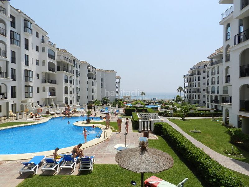 Foto 73a68f52-bb18-467b-86a7-6008145e0884. Apartament amb aparcament piscina a Puerto de la Duquesa Manilva