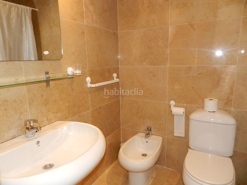 Foto d4e7e6fd-217c-40c2-8997-49963575d199. Apartament amb aparcament piscina a Puerto de la Duquesa Manilva