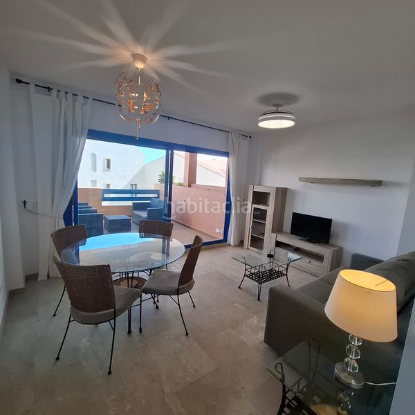 Foto 3c02537b-d2be-4f7b-b6f3-624de04e01c1. Apartament amb calefacció aparcament piscina a La Duquesa Manilva