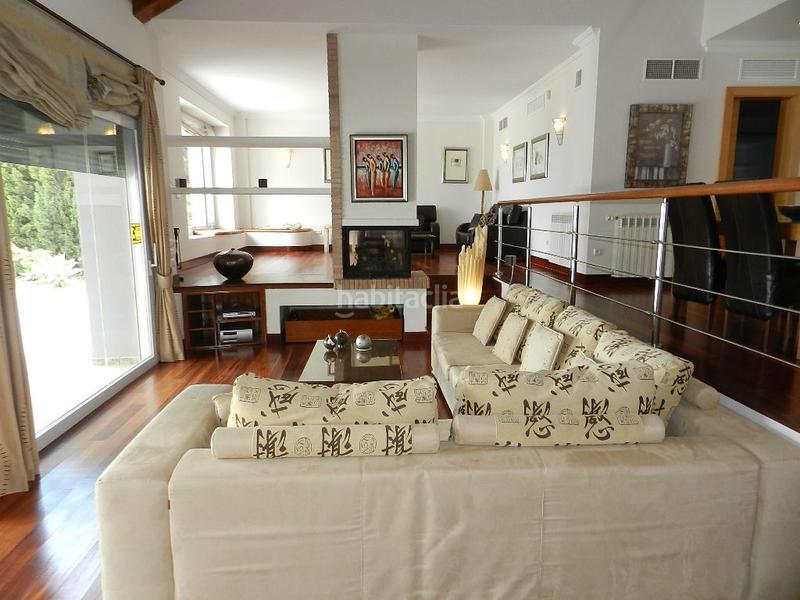 Foto 4b03bd68-20ad-4c1a-b47f-cc4511cb7591. Casa amb aparcament piscina a Chullera Manilva