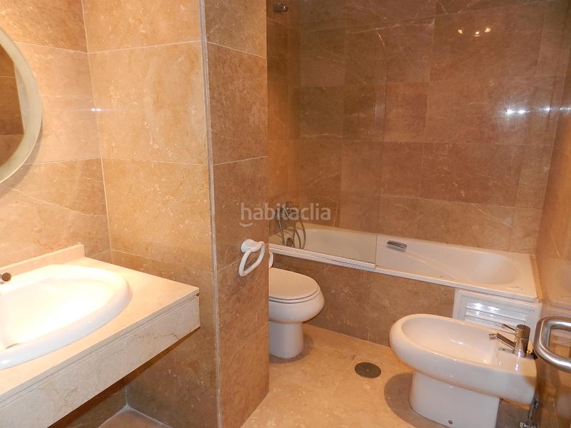 Foto a008de4d-1372-4585-ac5d-4f6f57efdd3f. Apartamento en urbanización cármenes los el hacho 26 espacioso apartamento en duquesa suites en Manilva